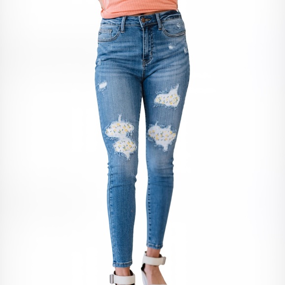 Judy Blue Denim - FINAL CALL🚨Judy Blue Lemon Print Lined Skinny Jeans